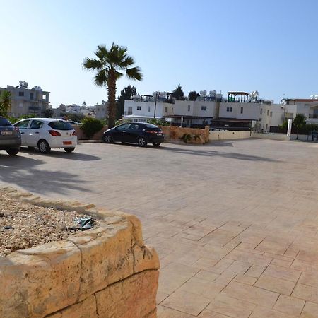 Sun Island Apartments Paphos Exterior foto