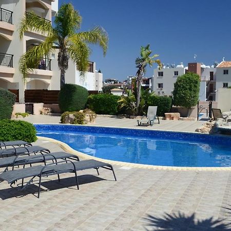 Sun Island Apartments Paphos Exterior foto