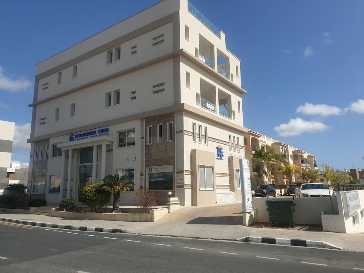 Sun Island Apartments Paphos Exterior foto